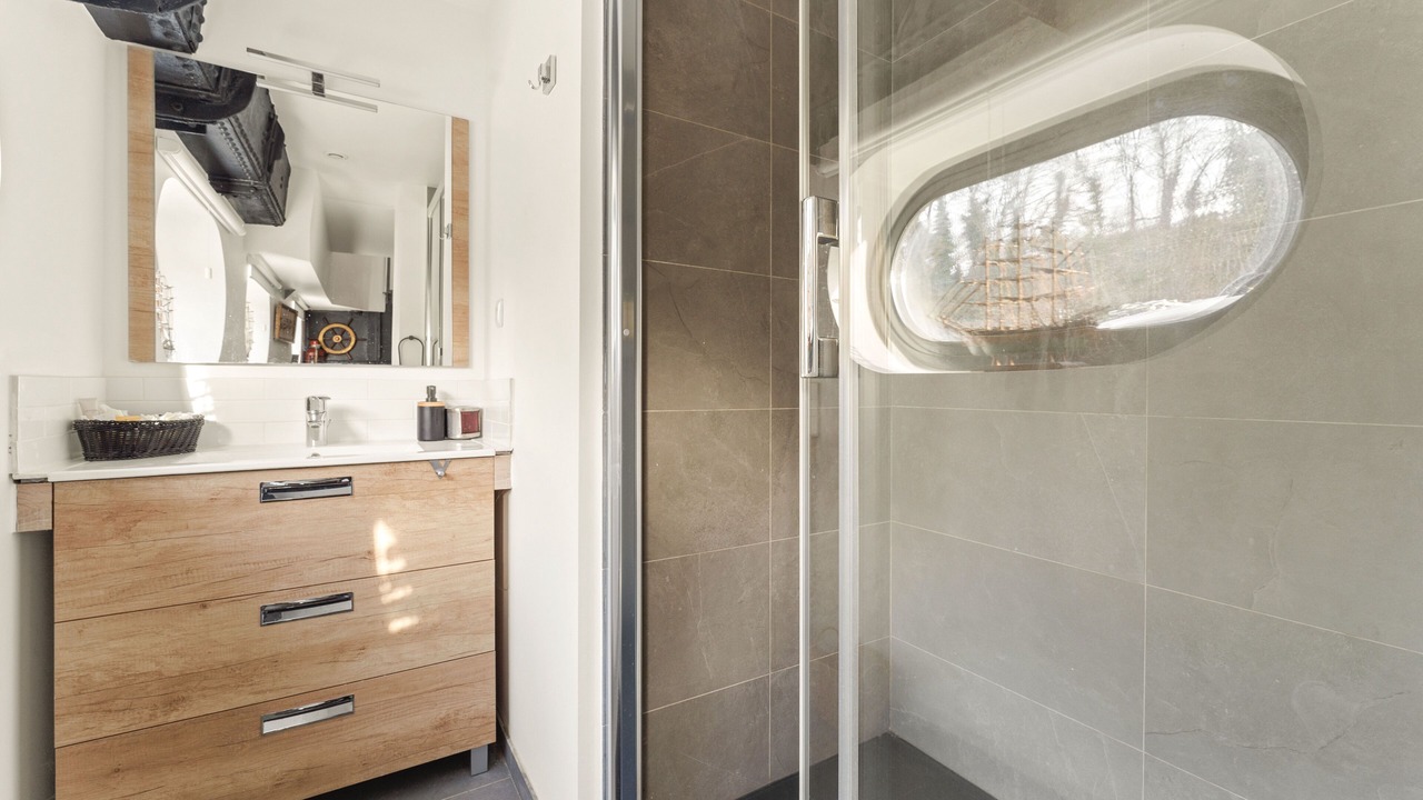 Photo of Bathroom in Issy-les-Moulineaux