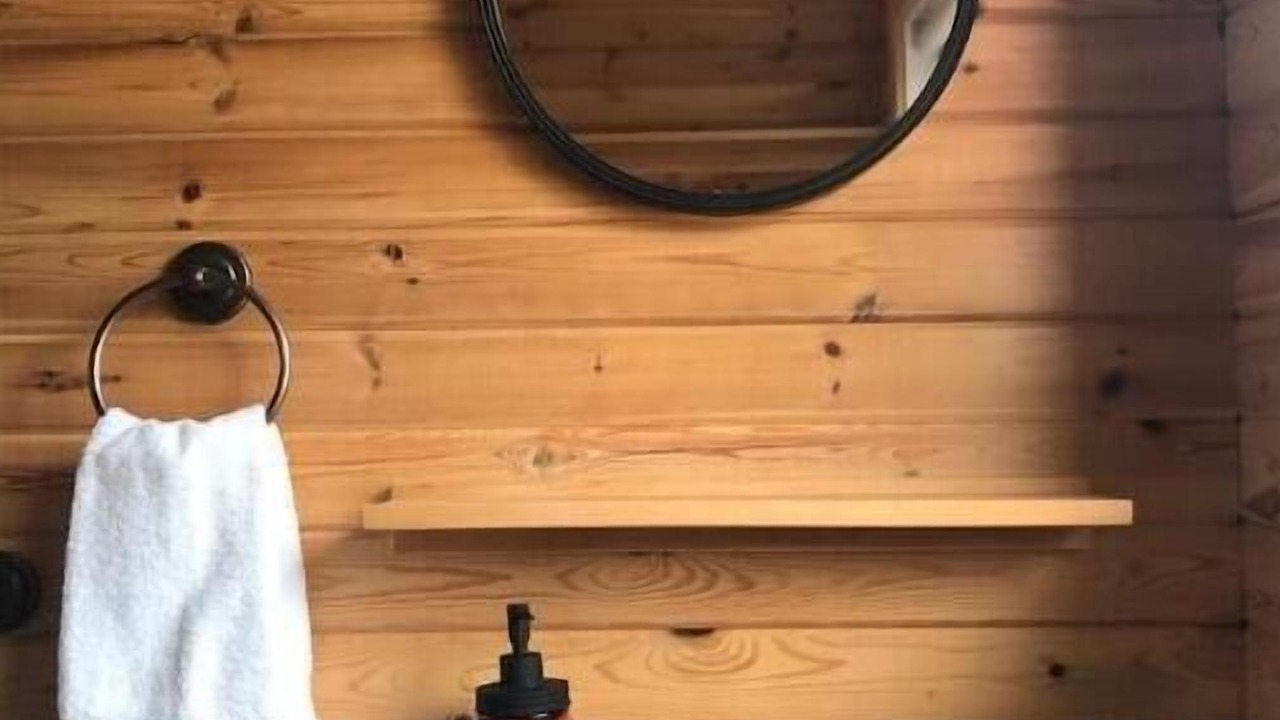 Photo of Bathroom in Crystal Falls