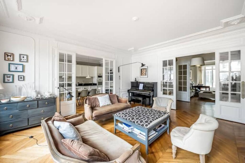 Photo of Livingroom in 17th Arrondissement