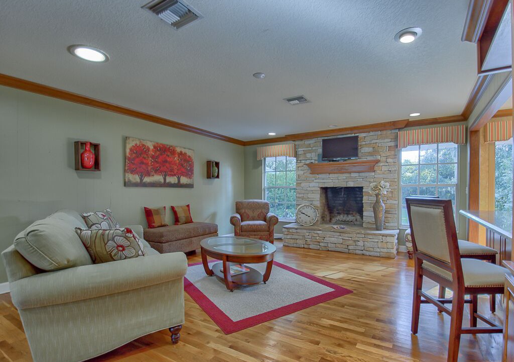 Photo of Livingroom in Historic District