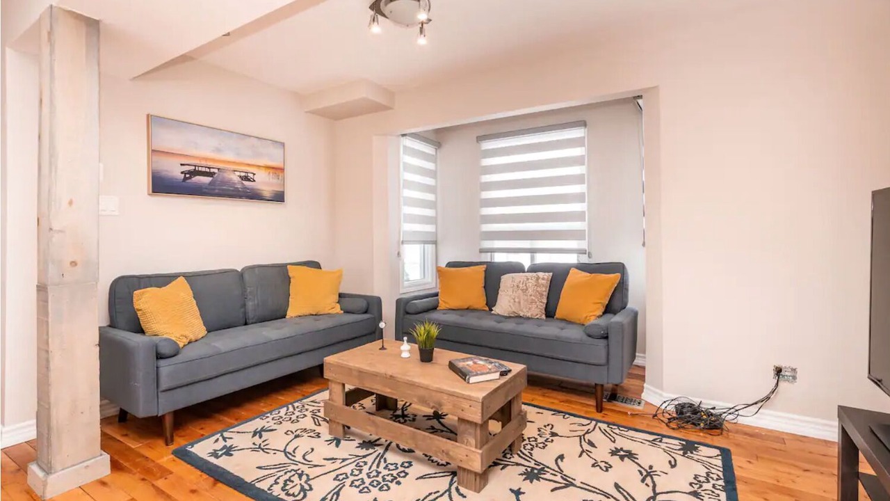 Photo of Livingroom in Alcona