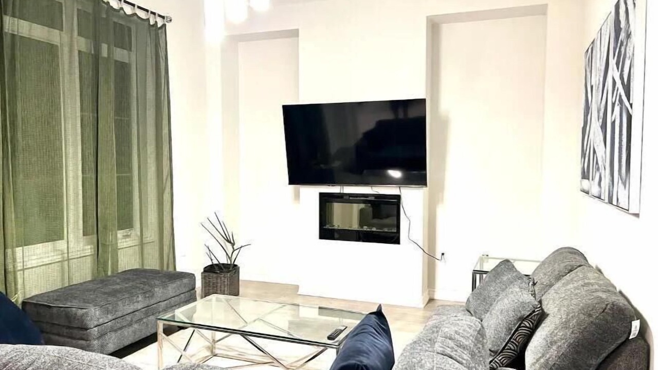 Photo of Livingroom in Wasaga Beach