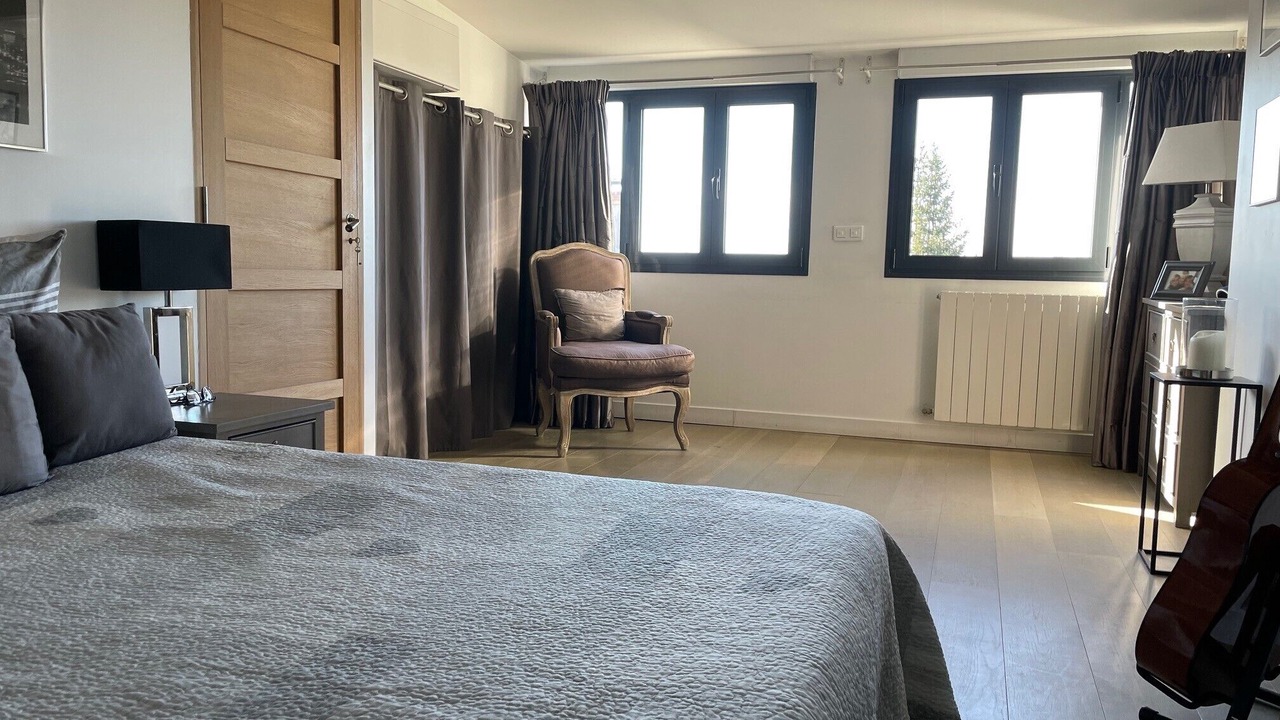 Photo of Bedroom in Saint-Cloud