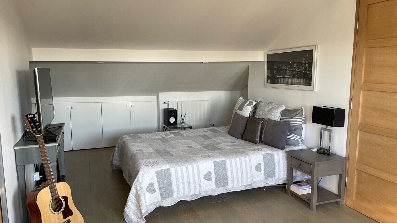 Photo of Bedroom in Saint-Cloud