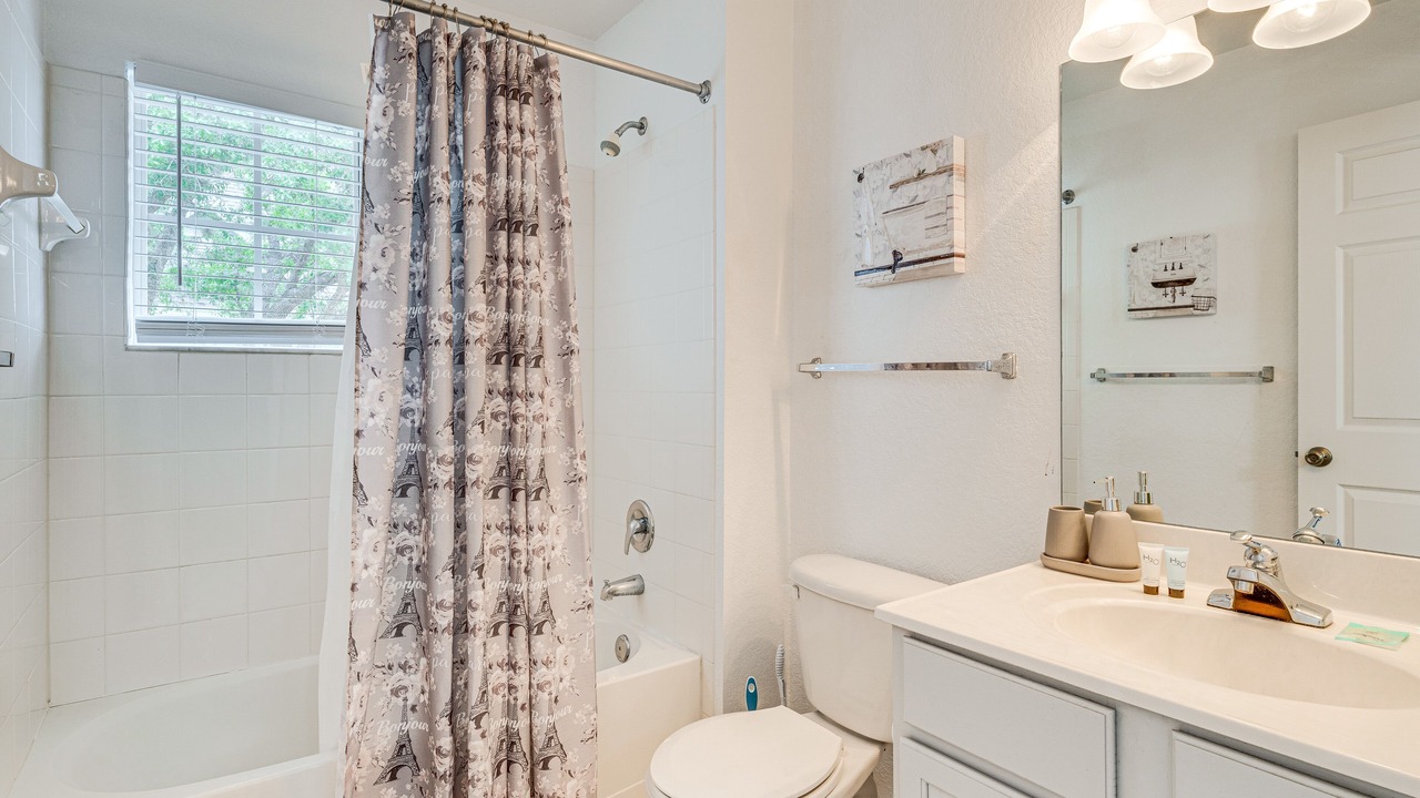 Photo of Bathroom in Venetian Bay Villages