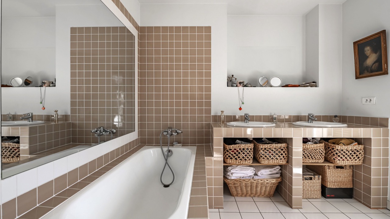 Photo of Bathroom in Parchamp–Albert Kahn