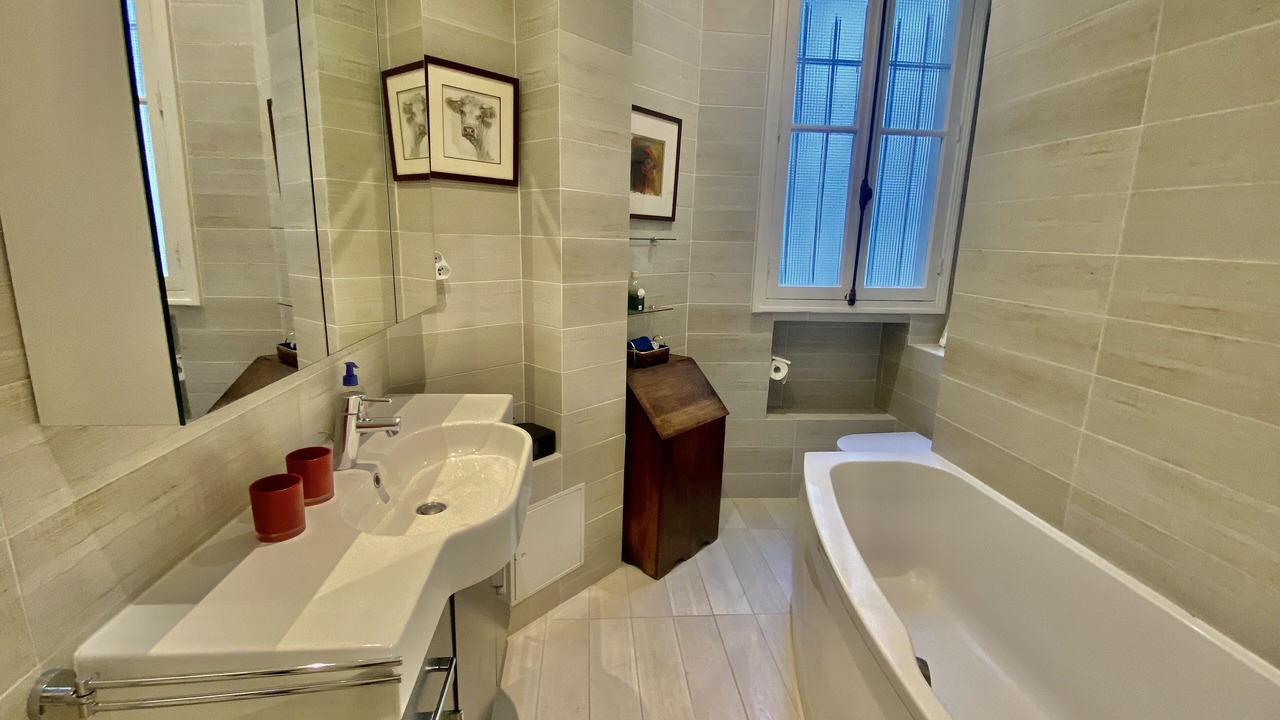 Photo of Bathroom in Quinze-Vingts