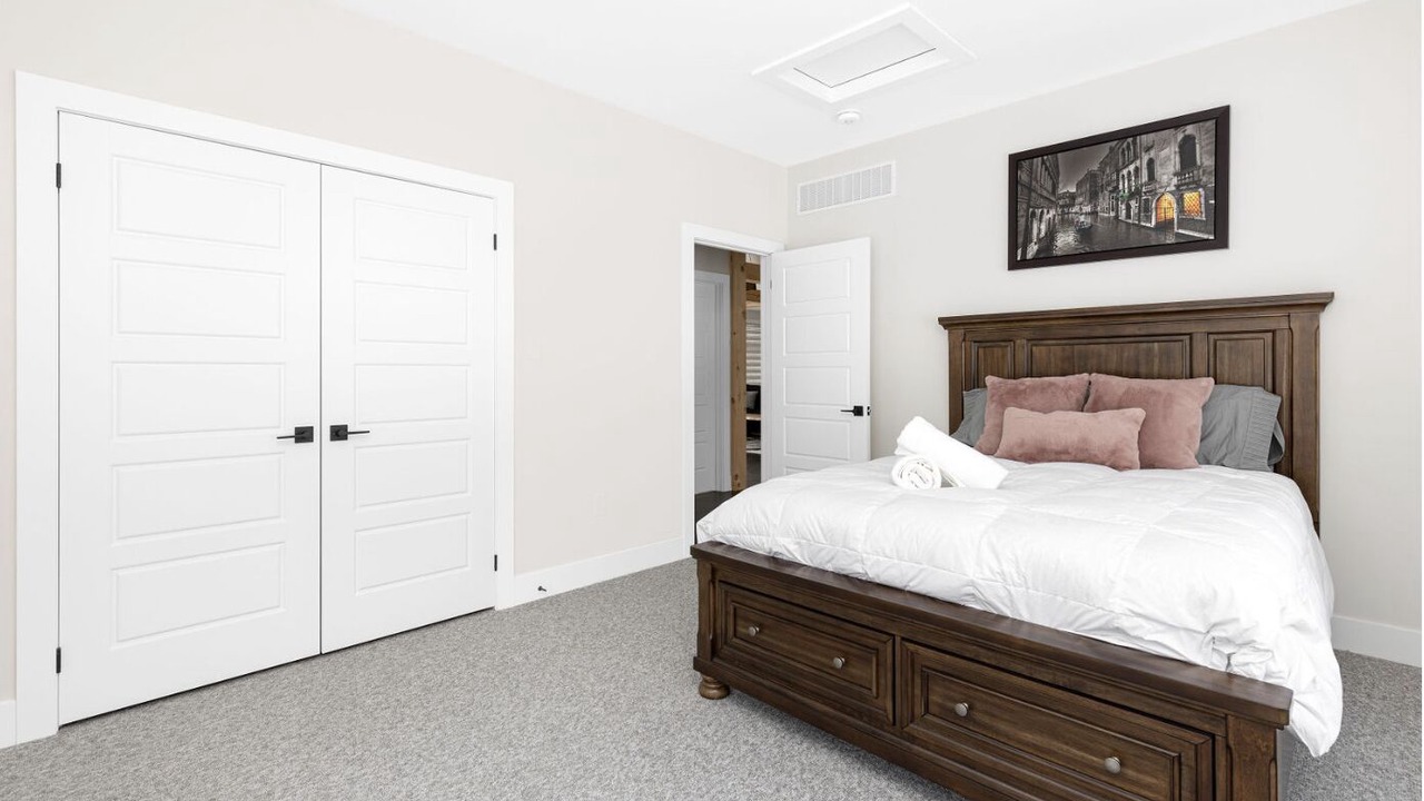 Photo of Bedroom in Lake of Bays