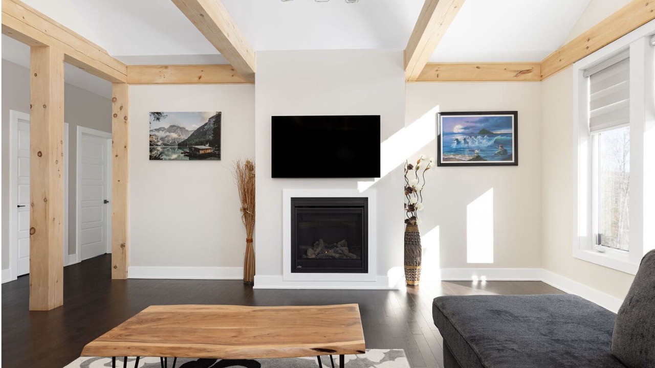 Photo of Livingroom in Lake of Bays