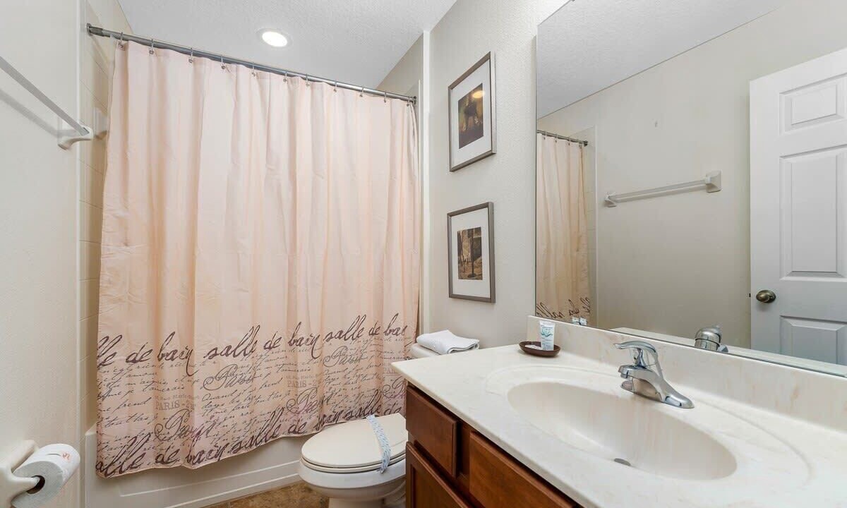 Photo of Bathroom in Watersong