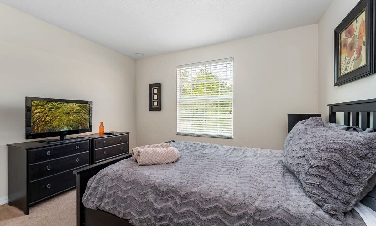 Photo of Bedroom in Watersong