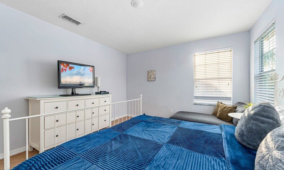 Photo of Bedroom in Watersong