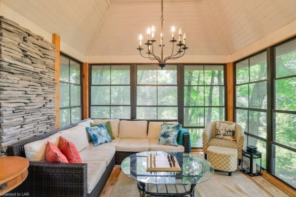 Photo of Livingroom in Armour
