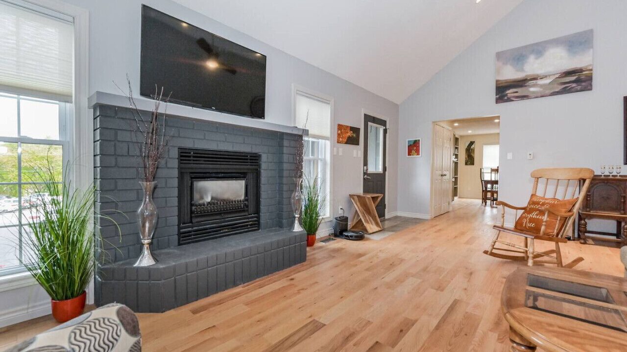 Photo of Livingroom in Elora
