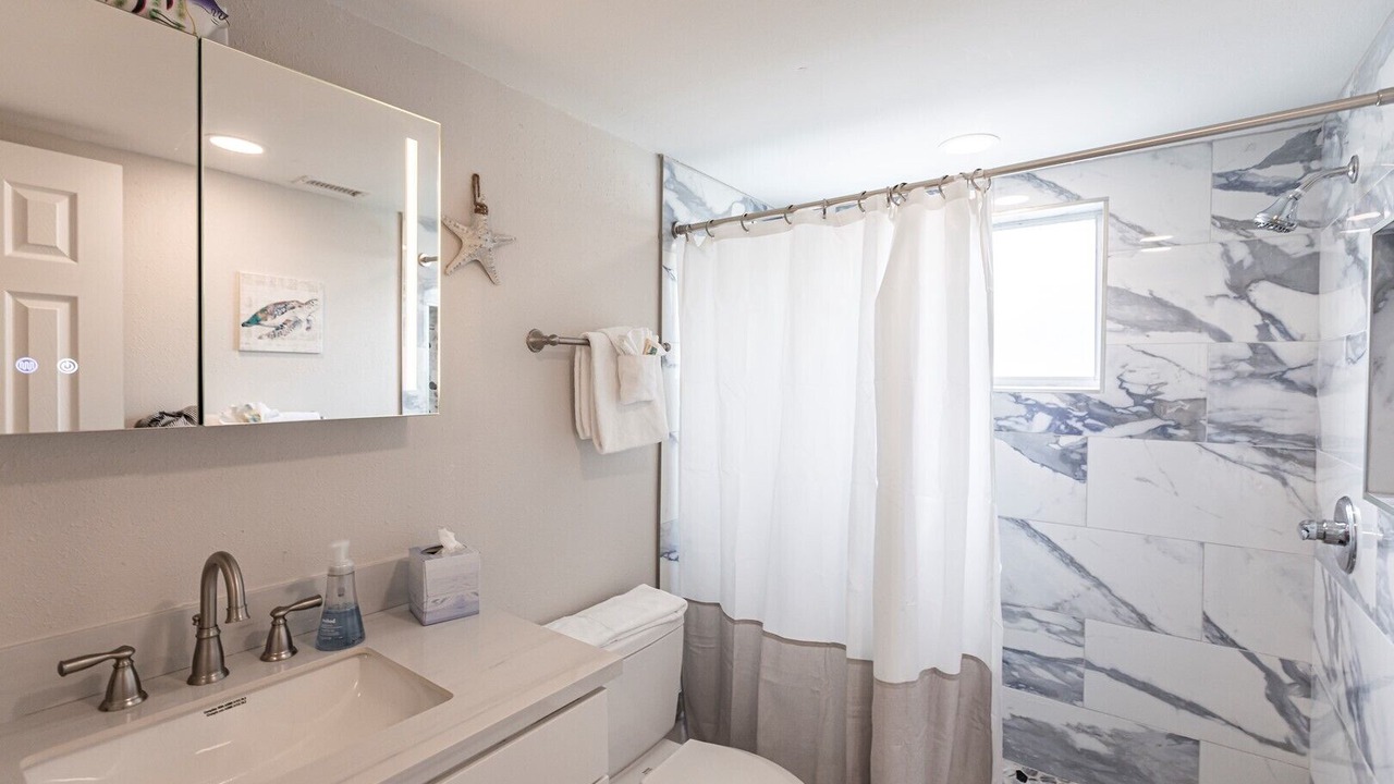 Photo of Bathroom in Aloha Kai
