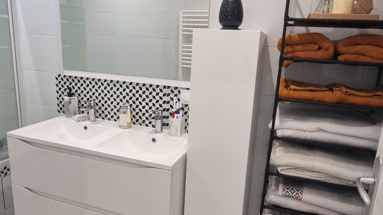Photo of Bathroom in Sevres