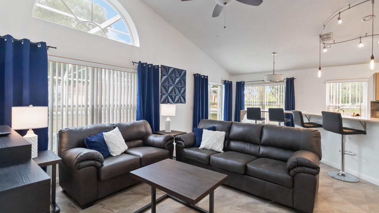 Photo of Livingroom in Bridgewater Crossing