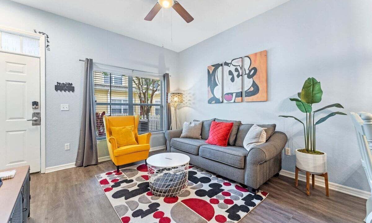 Photo of Livingroom in Venetian Bay Villages