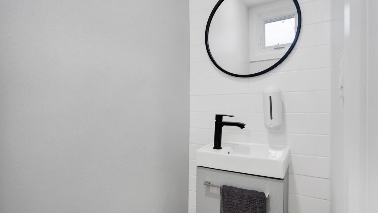 Photo of Bathroom in Auden Park