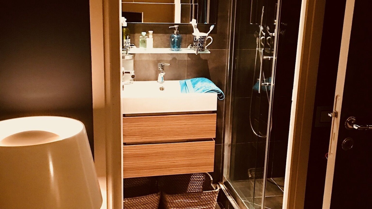 Photo of Bathroom in Suresnes