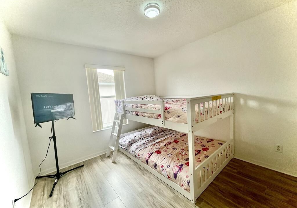 Photo of Bedroom in Bahama Bay