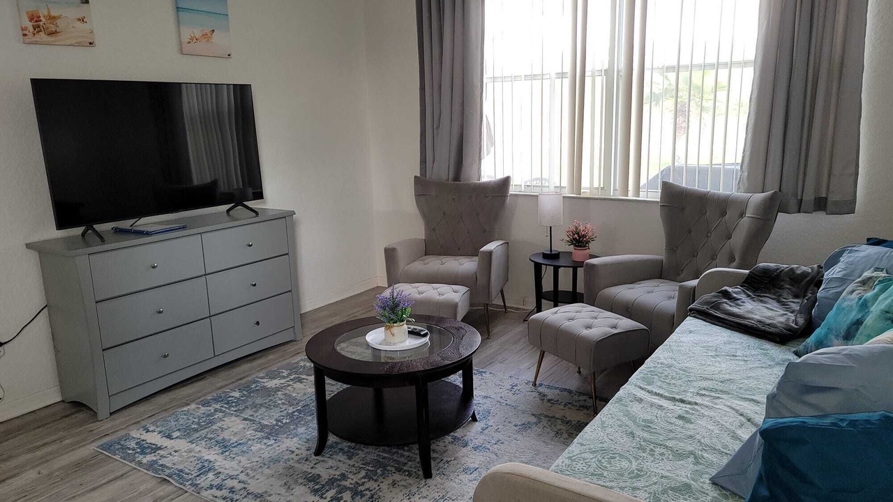 Photo of Livingroom in Bahama Bay