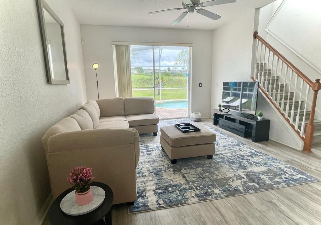 Photo of Livingroom in Bahama Bay