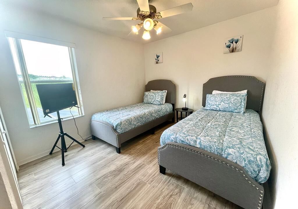 Photo of Bedroom in Bahama Bay