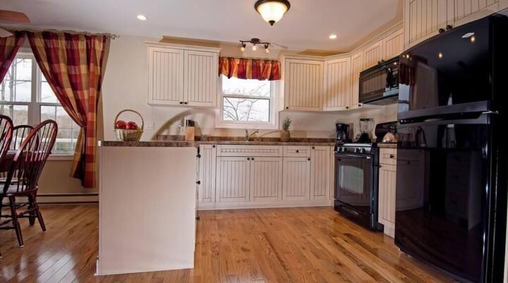 Photo of Kitchen in Lake of Bays