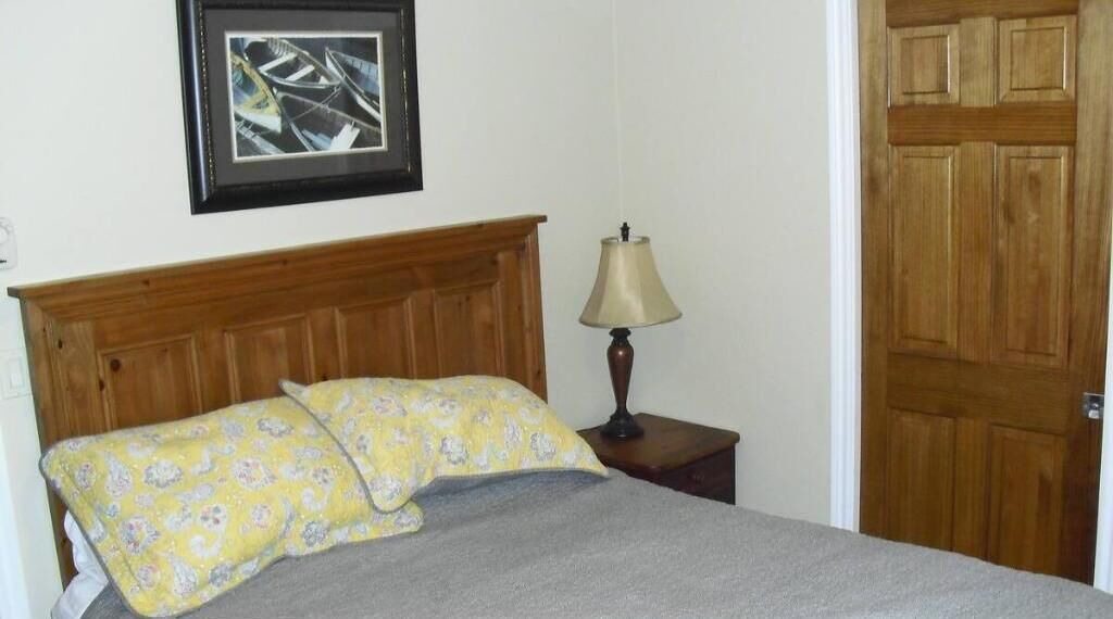 Photo of Bedroom in Lake of Bays