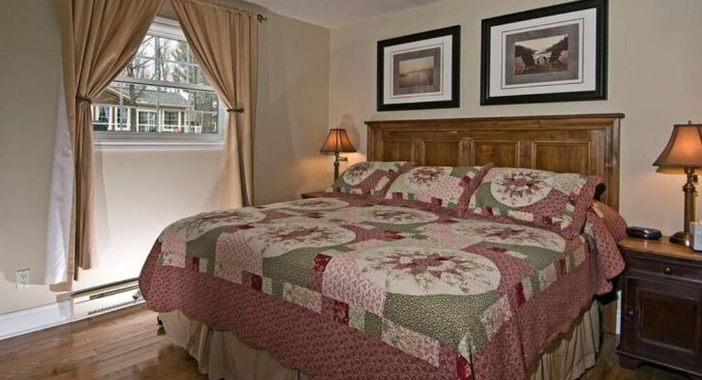 Photo of Bedroom in Lake of Bays