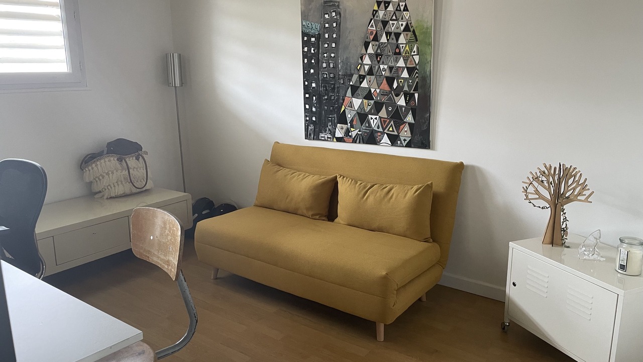 Photo of Livingroom in Plateau - Mont-Valerien