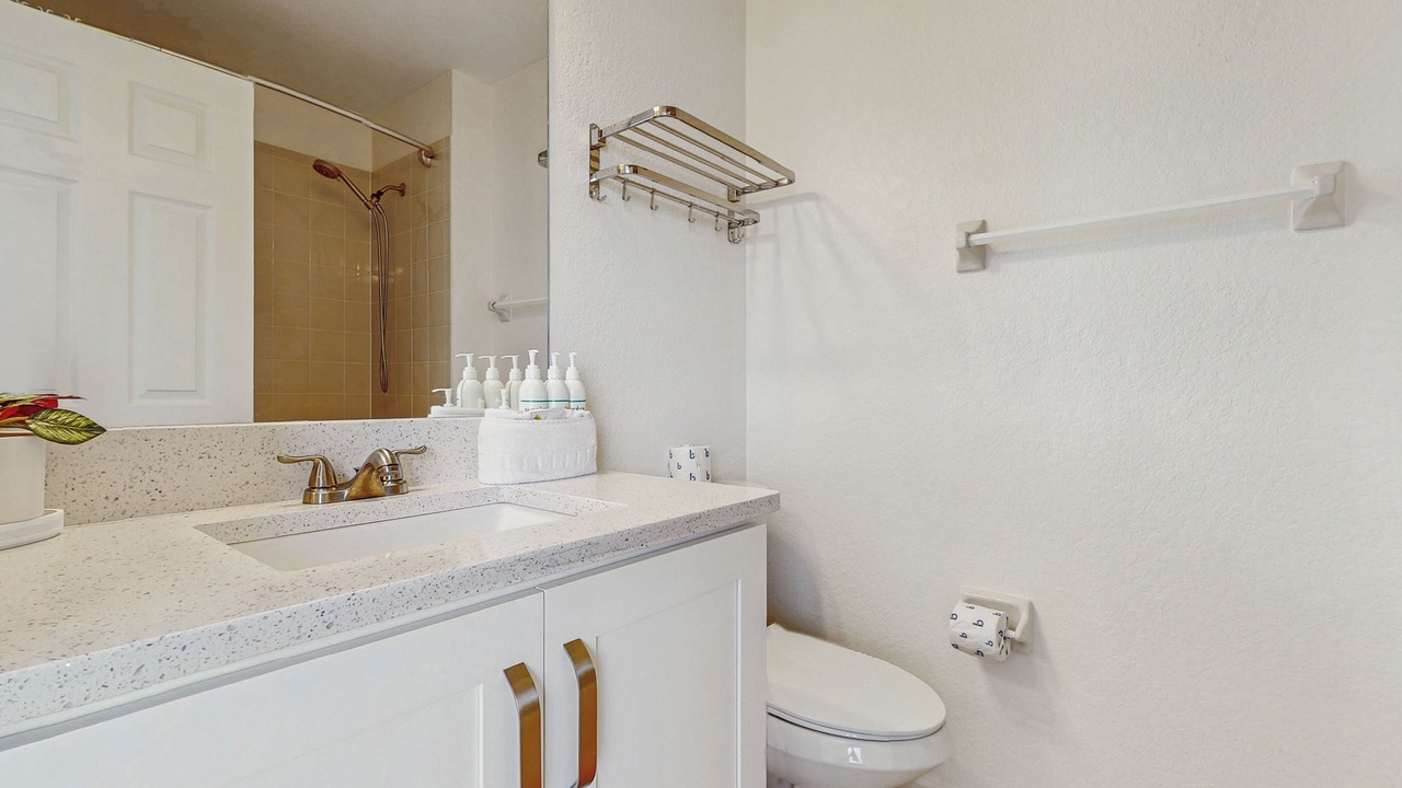 Photo of Bathroom in Trafalgar Village