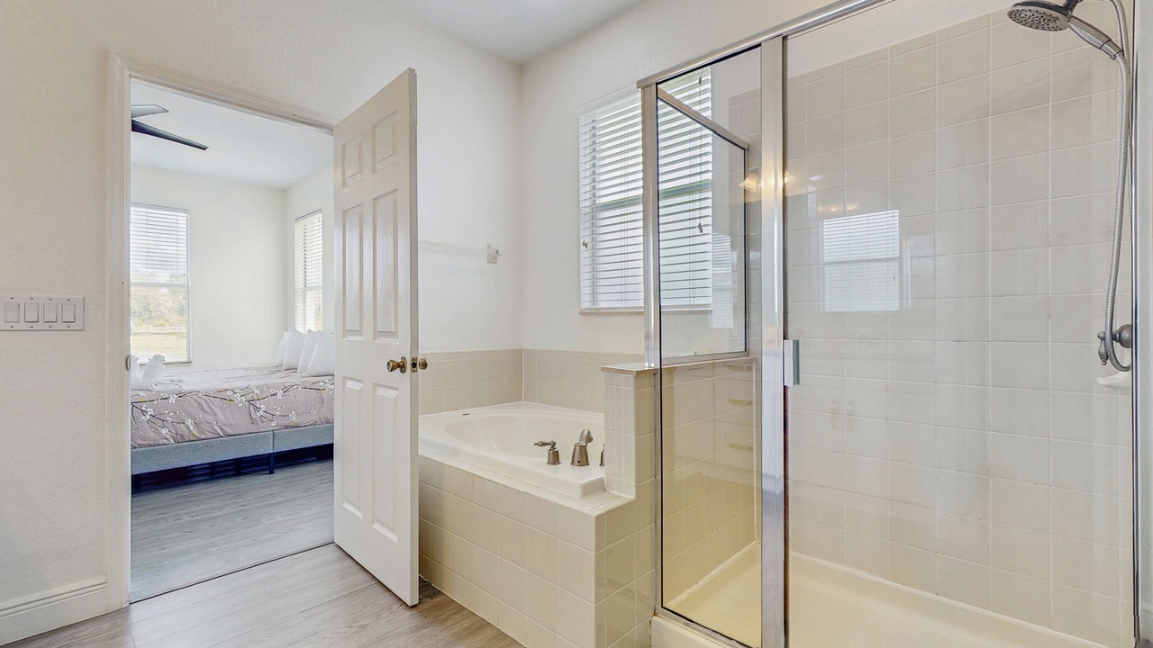 Photo of Bathroom in Trafalgar Village