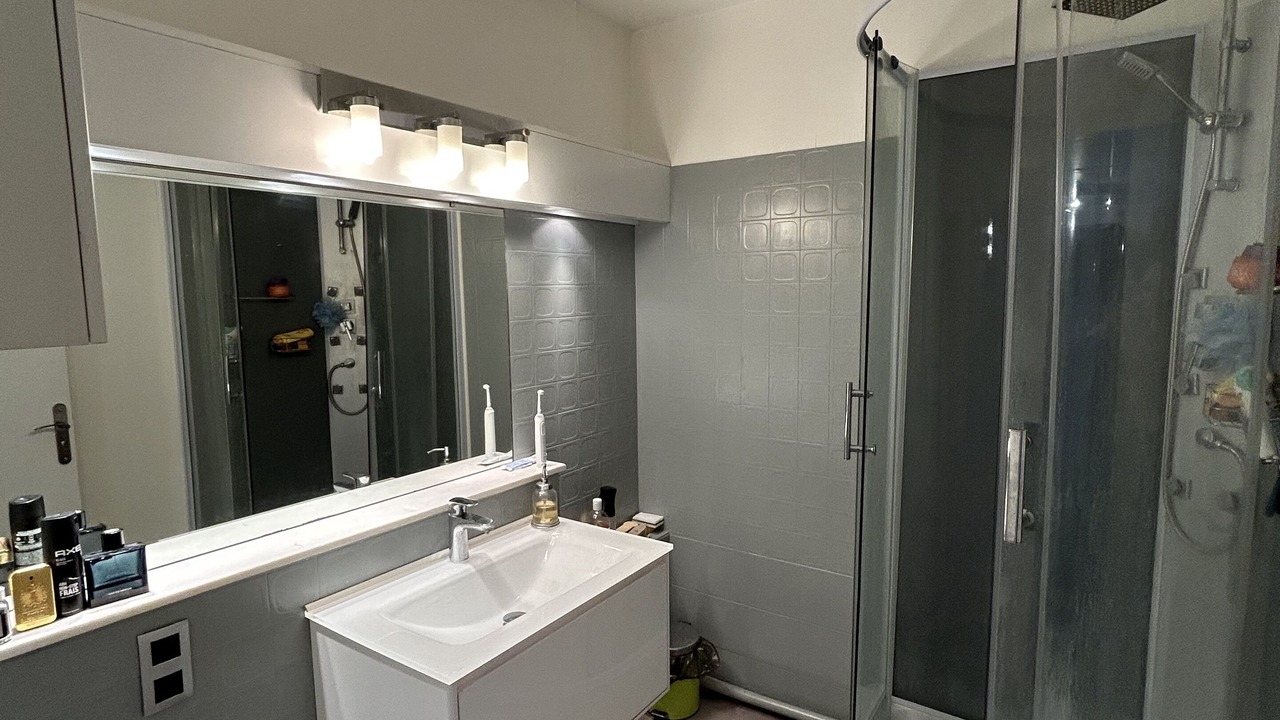 Photo of Bathroom in Joinville-le-Pont