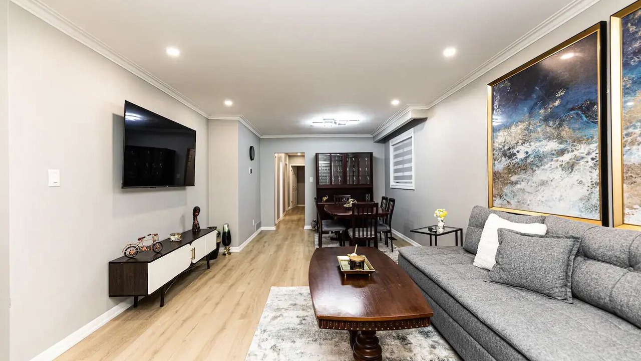 Photo of Livingroom in Lakeview