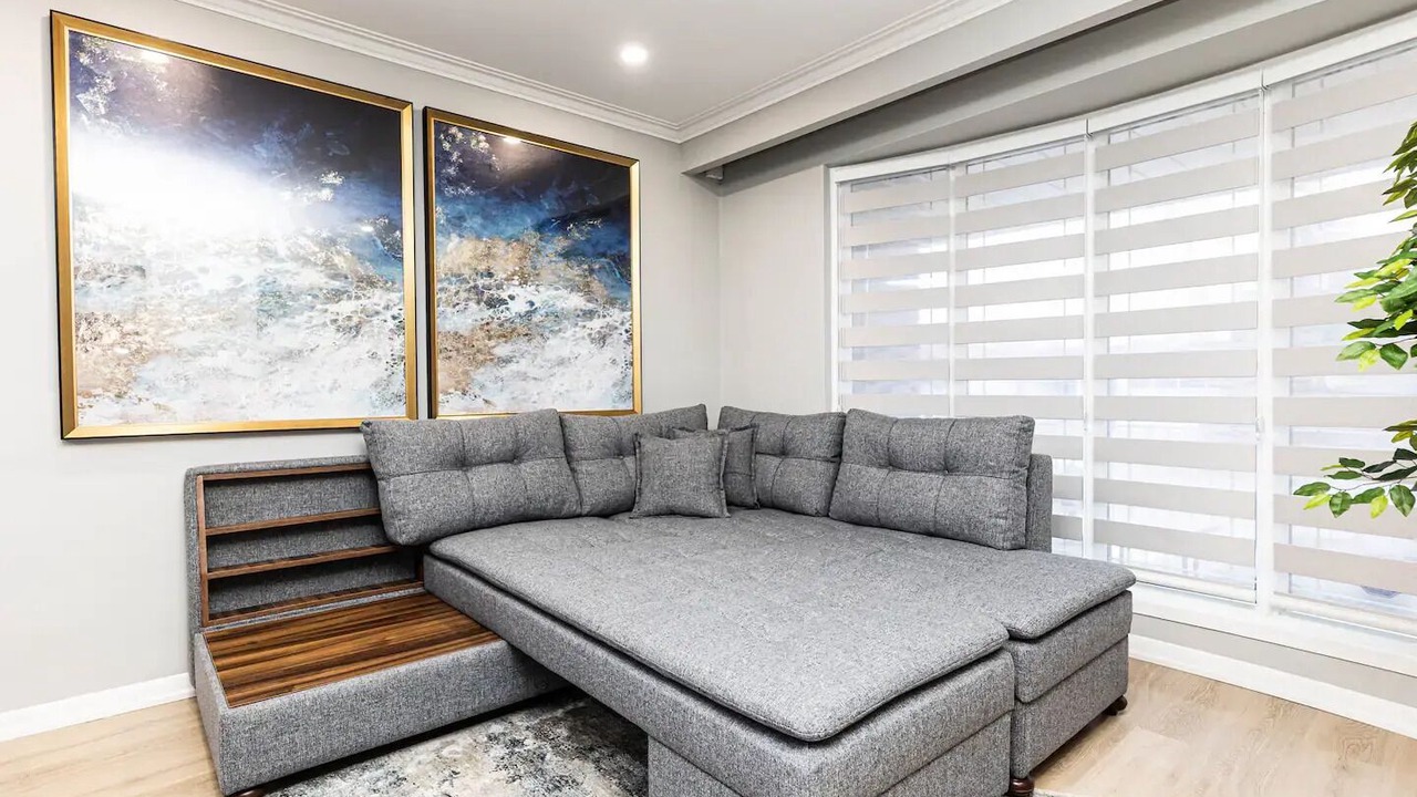 Photo of Livingroom in Lakeview