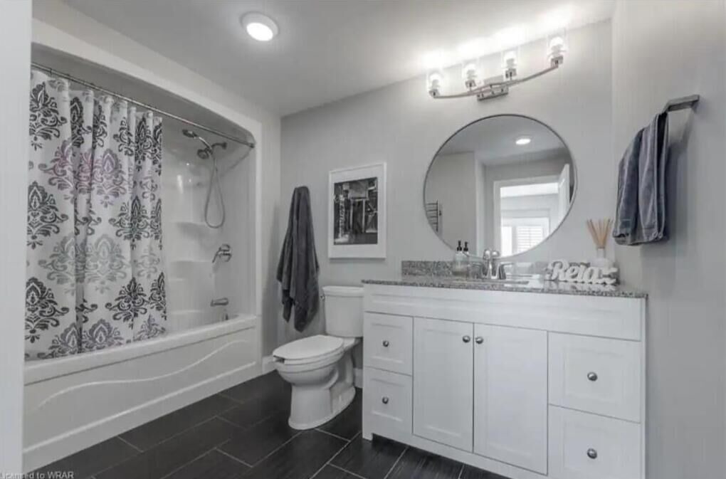 Photo of Bathroom in Long Point