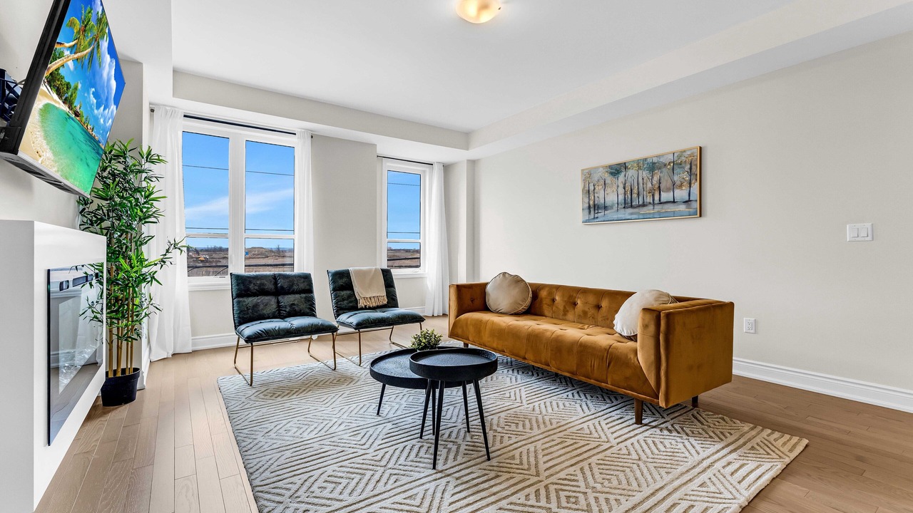 Photo of Livingroom in Oakville