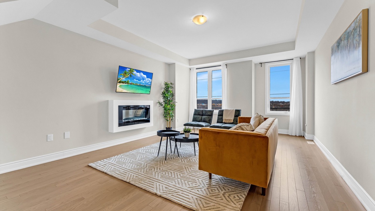 Photo of Livingroom in Oakville