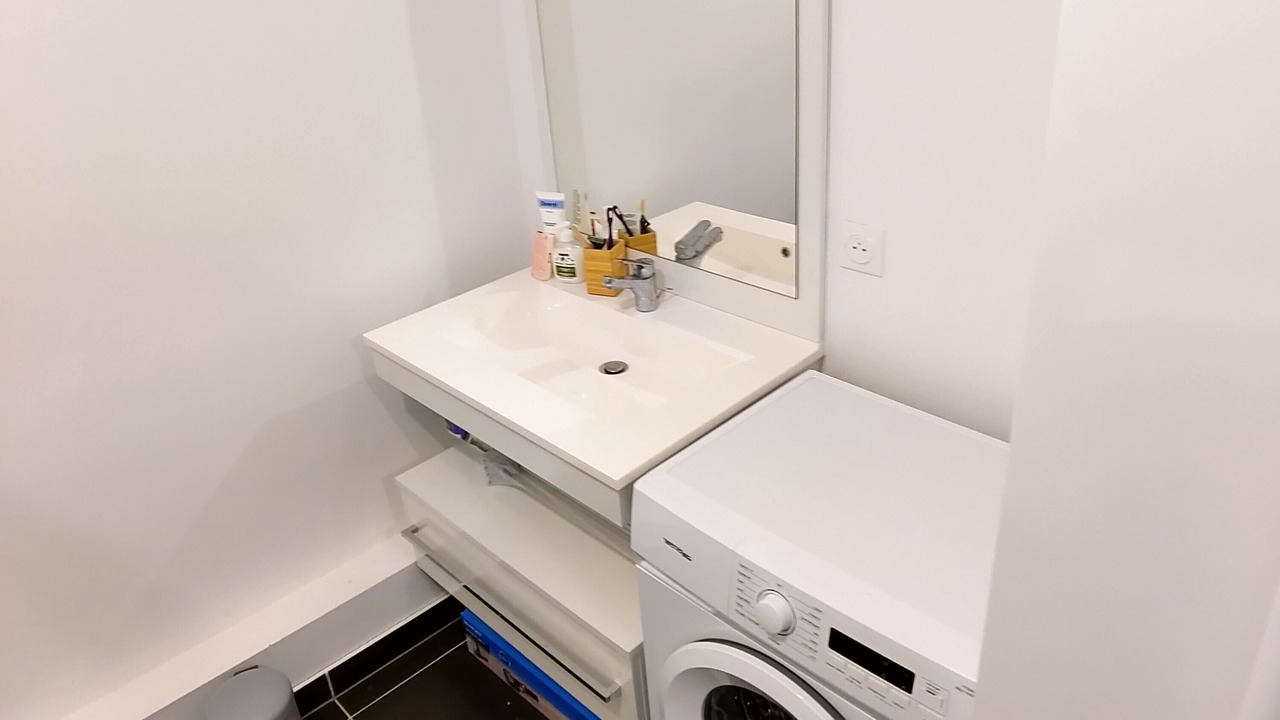 Photo of Bathroom in Les Puces de Saint-Ouen