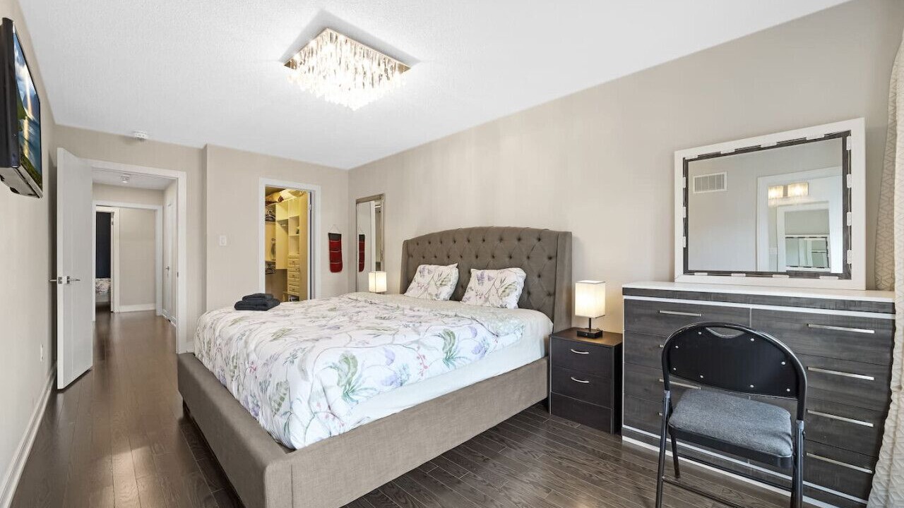 Photo of Bedroom in Lakeview