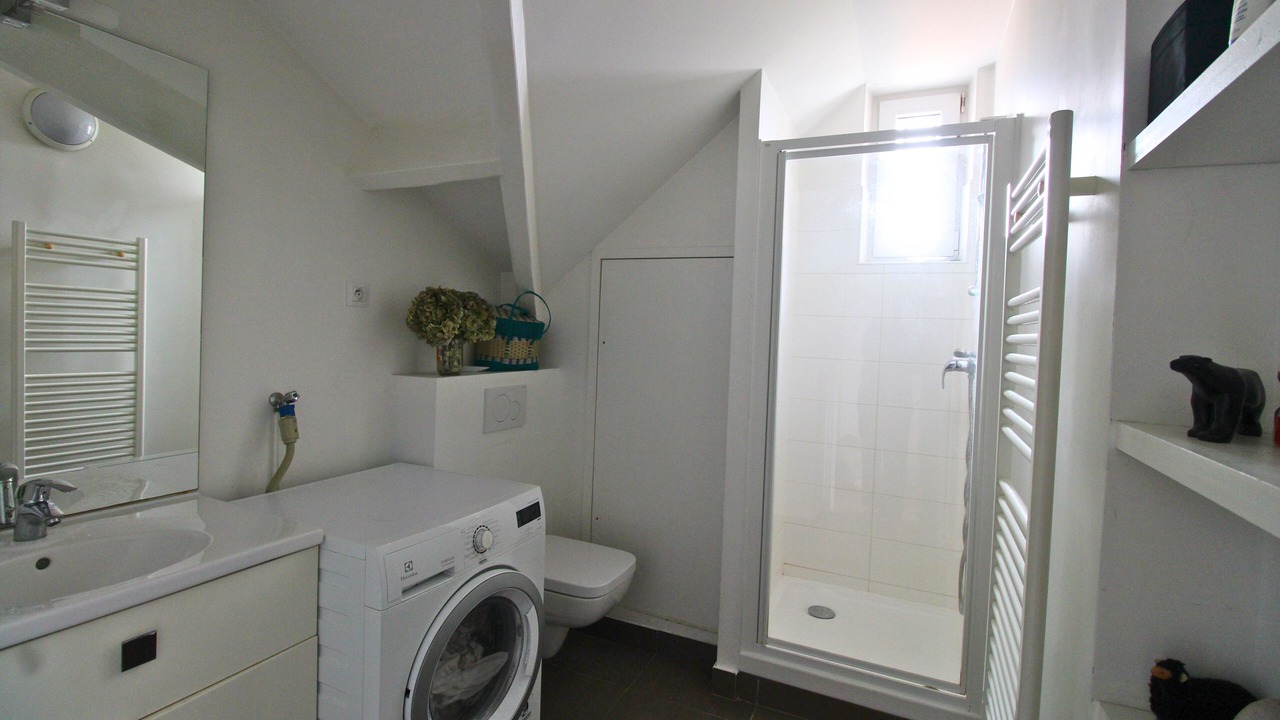 Photo of Bathroom in Suresnes