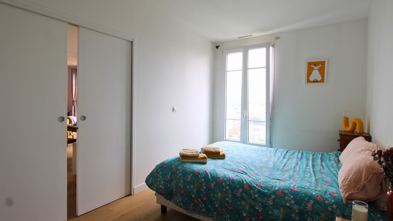 Photo of Bedroom in Suresnes