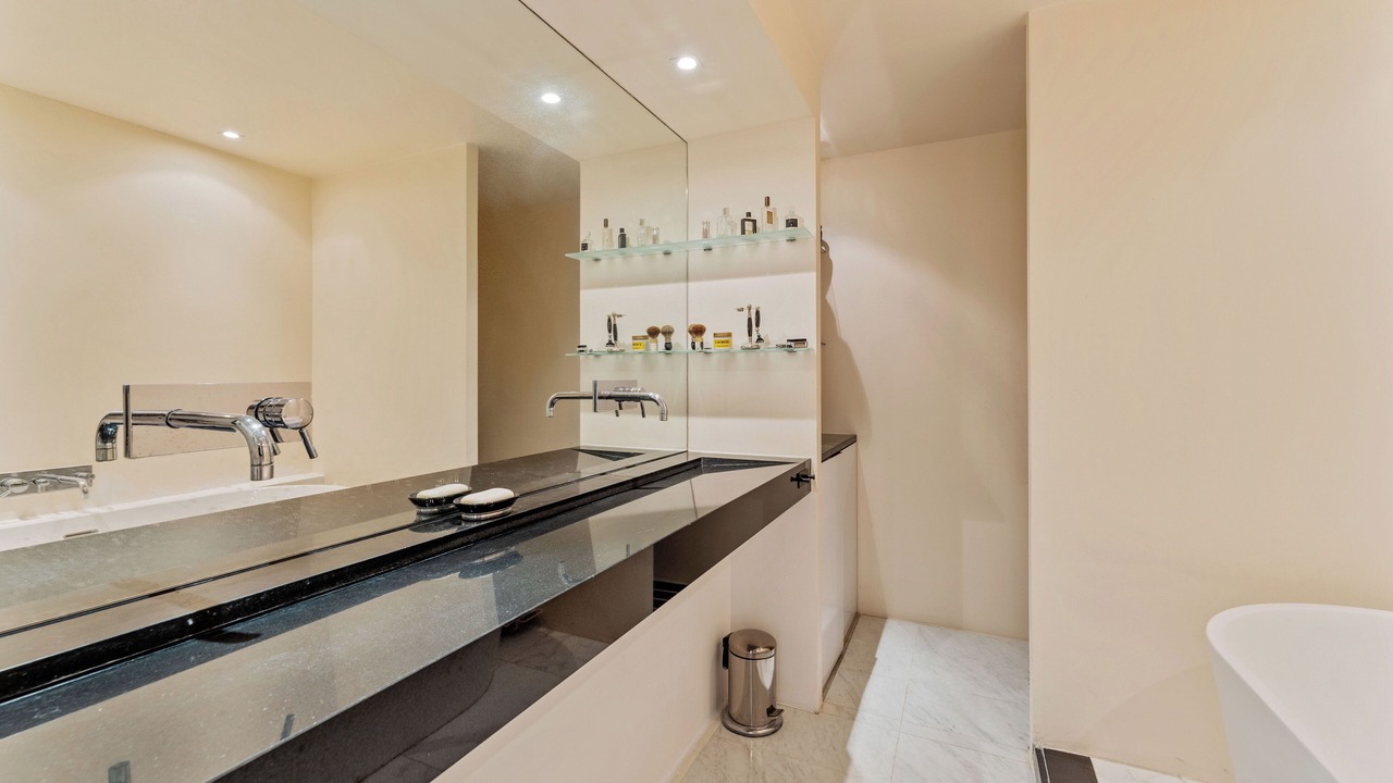 Photo of Bathroom in Chaussee-d'Antin