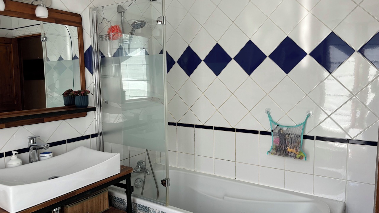 Photo of Bathroom in Quartier du Vieux-Pont - Sainte-Genevieve