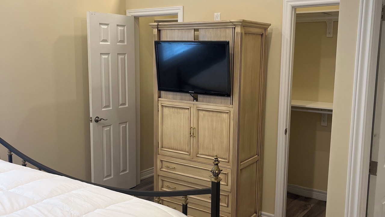 Photo of Bedroom in New Tecumseth