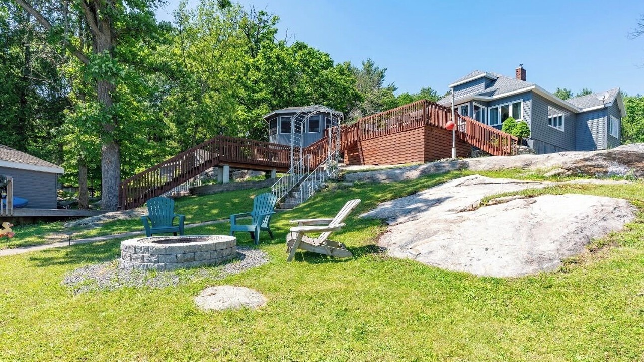 Photo of Patio Balcony in Gravenhurst