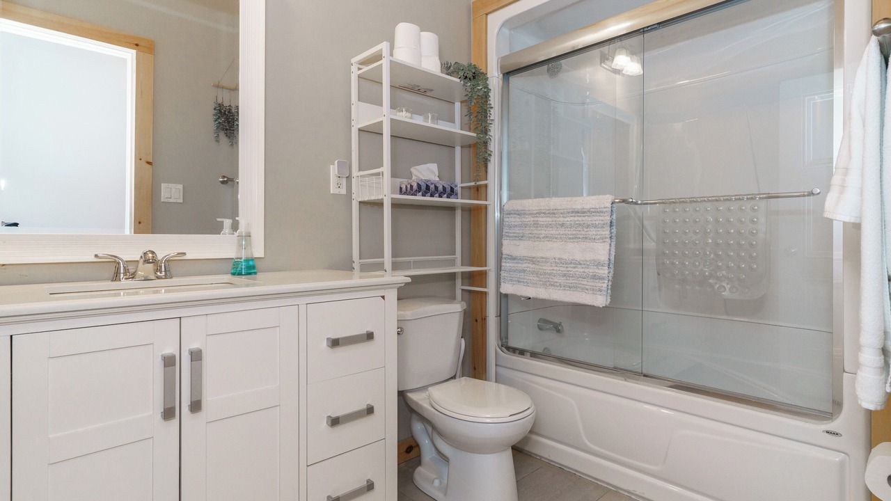 Photo of Bathroom in Port Carling