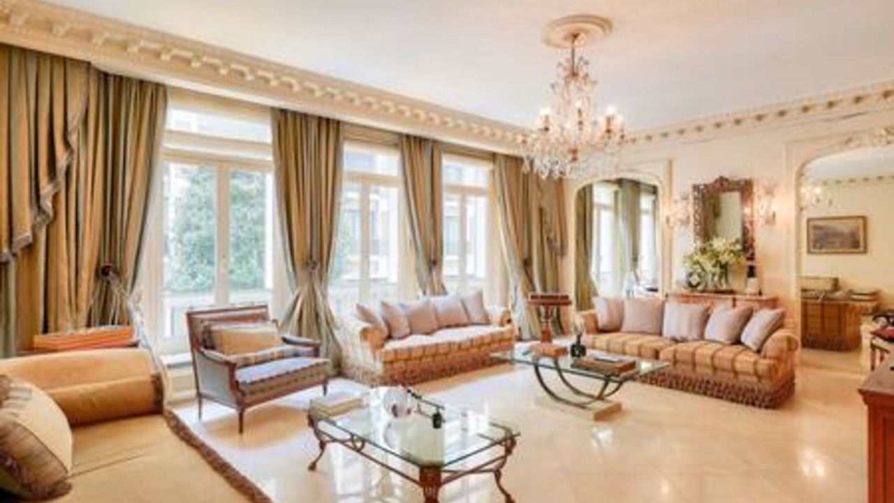 Photo of Livingroom in Champs-Elysees